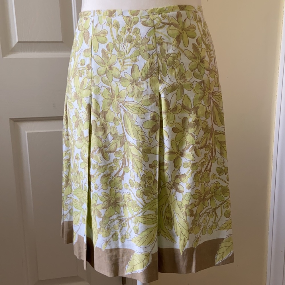 LOFT petite lined linen/rayon pleated print skirt with soft Spring colors EUC